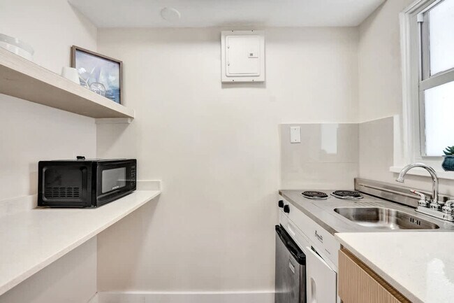 Building Photo - 3020 Seville St