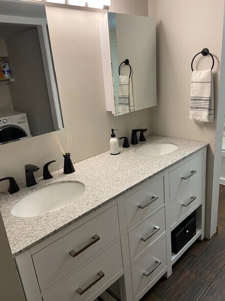 Building Photo - 190 S Quinsigamond Ave