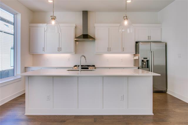 Building Photo - 112 E Oscar Dr