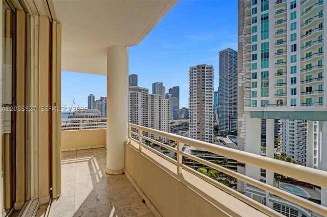Building Photo - 888 Brickell Key Dr