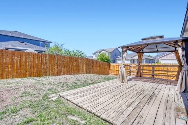 Building Photo - Charming & Spacious 4 Bedroom 2 and Half bath Home with Open Living, Modern Updates, and Private ...