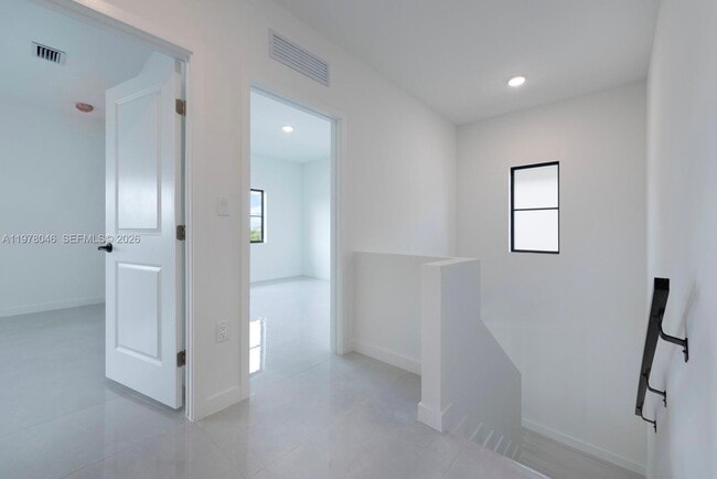 Building Photo - 1344 NW 2nd Ter