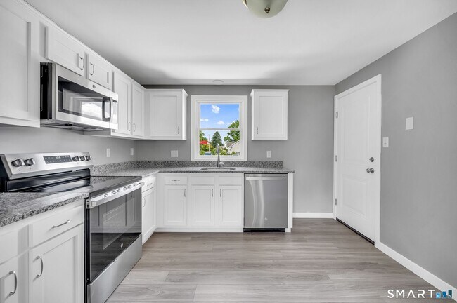 Building Photo - 90 Woodhouse Ave