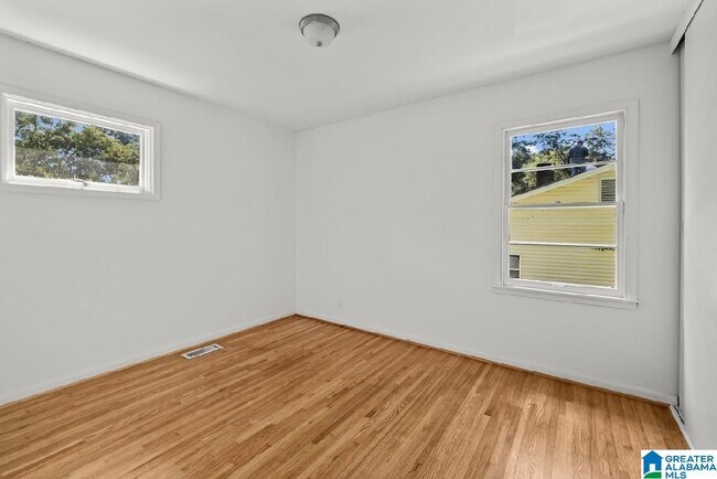 Building Photo - 9805 Red Mill Rd