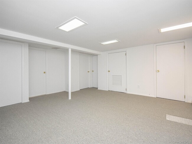 Building Photo - 121 Hillcrest Ave