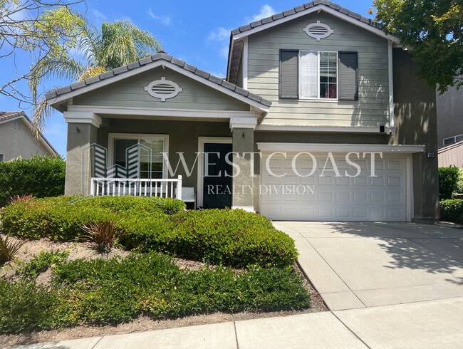 Primary Photo - Elegant 3-Bedroom Home in Gated Vista Comm...