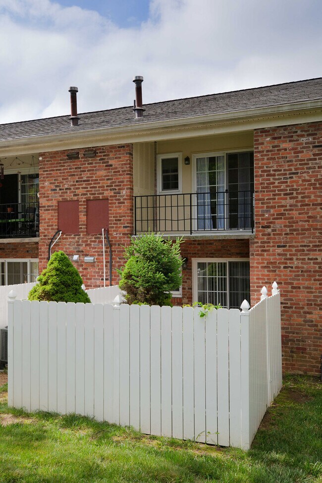 Building Photo - 118 Hessian Hills Ridge