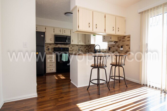 Building Photo - 6711 S 75th Ave
