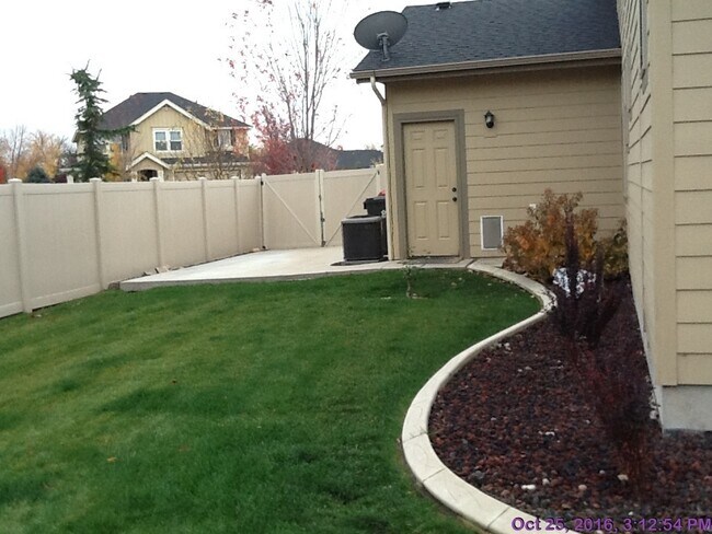 Building Photo - Beautiful home located  in Meridian