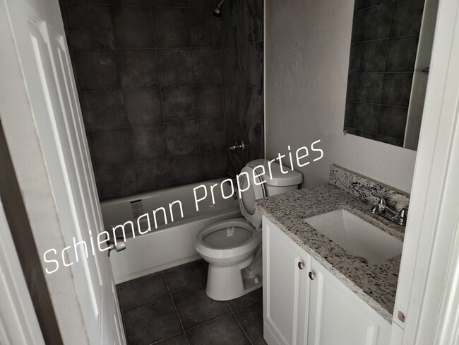 Building Photo - 202 N Getzendaner St