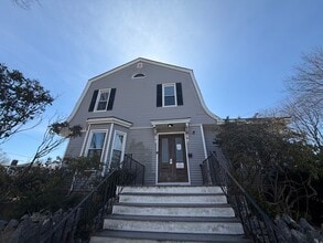 Building Photo - 161 Grandview Ave