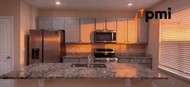 Building Photo - Charming 3-Bed Townhouse Retreat in Winter Garden – Spacious Living with 2.5 Baths!