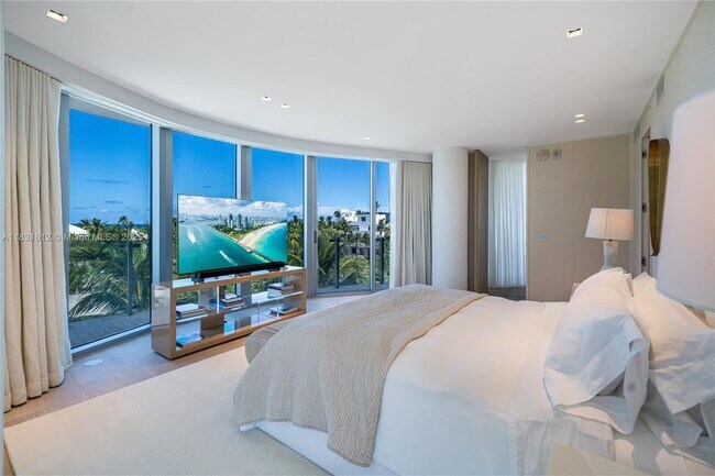 Building Photo - 1 Collins Ave