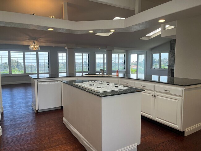 Building Photo - Stunning *VIEW* home for rent in desirable...