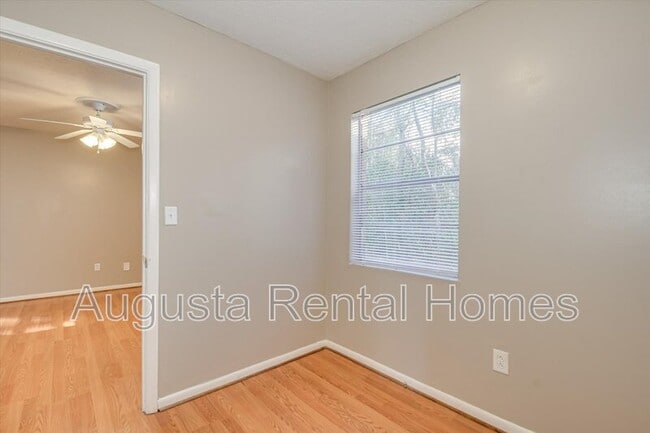 Building Photo - 329 Verdery Dr