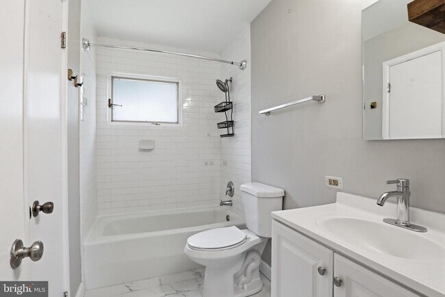 Building Photo - 4014 Jeffry St