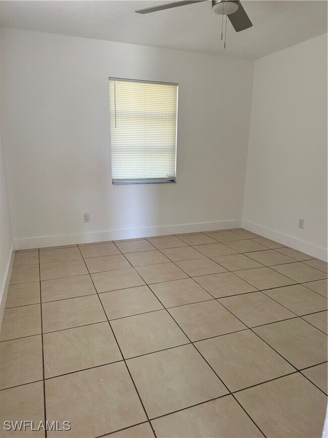 Building Photo - 2105 SE 15th Pl