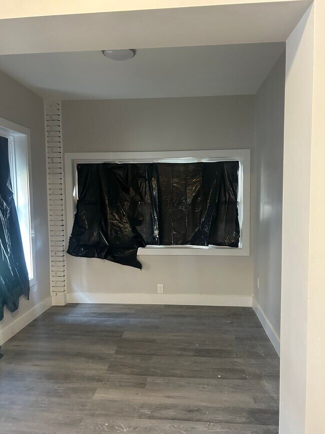 Building Photo - 2Br apartment in (duplex) 1st floor