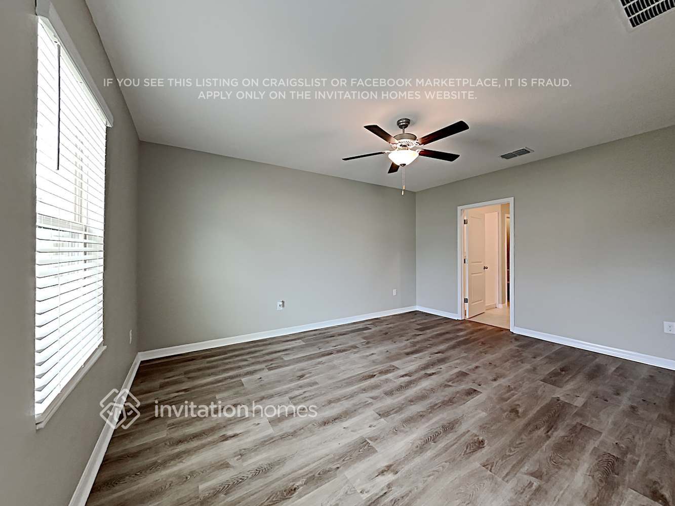 Building Photo - 11908 Miracle Mile Dr