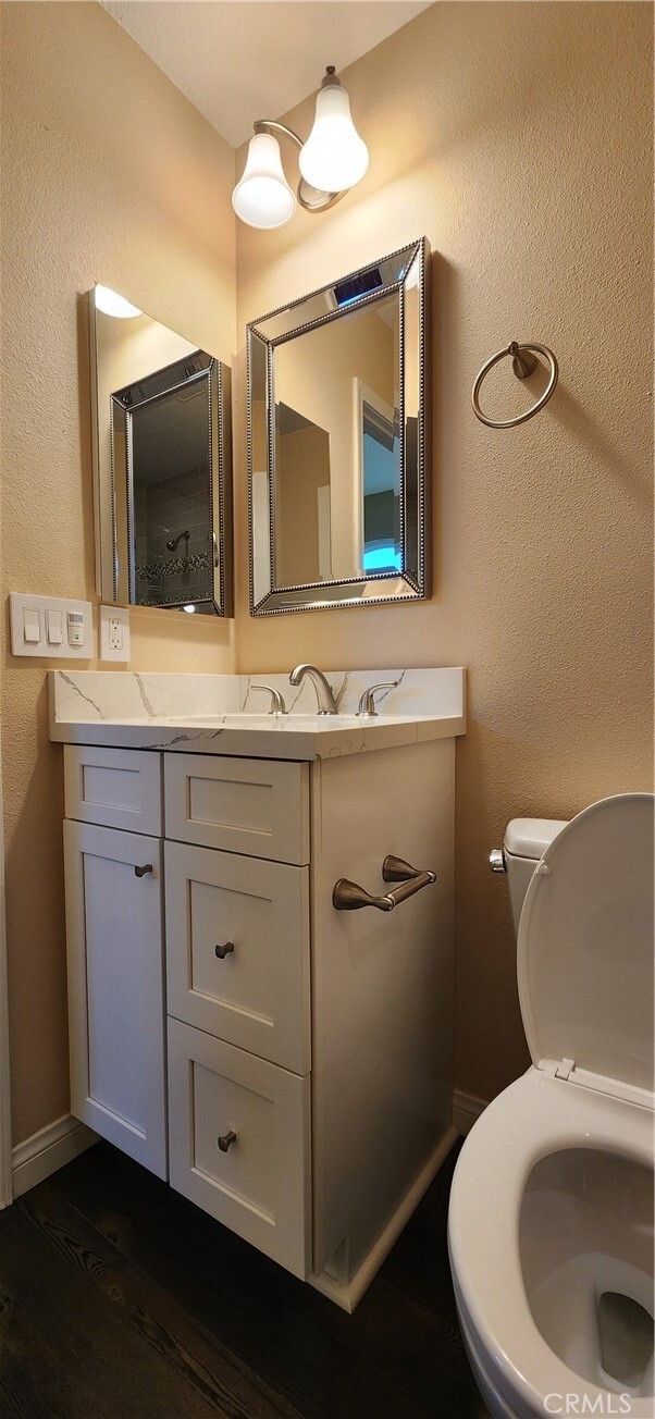 Building Photo - 28193 Via Luis