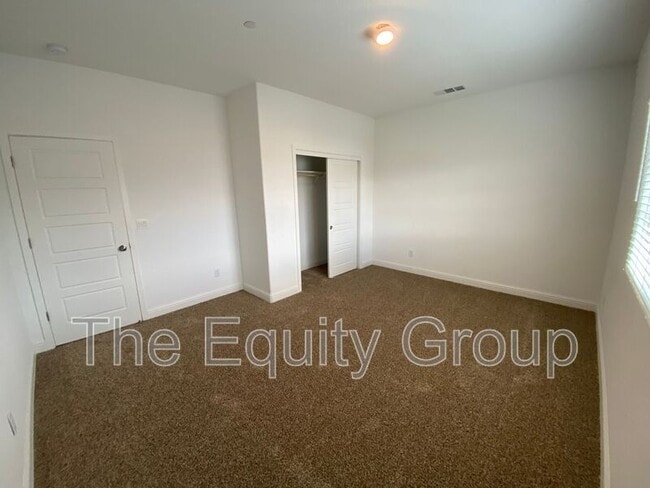 Building Photo - 225 W Tyler Ave