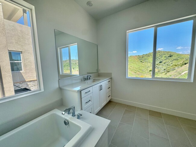 Building Photo - 27128 Skyland Wy