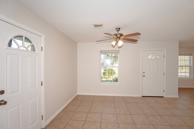 Building Photo - 305 S Westward St