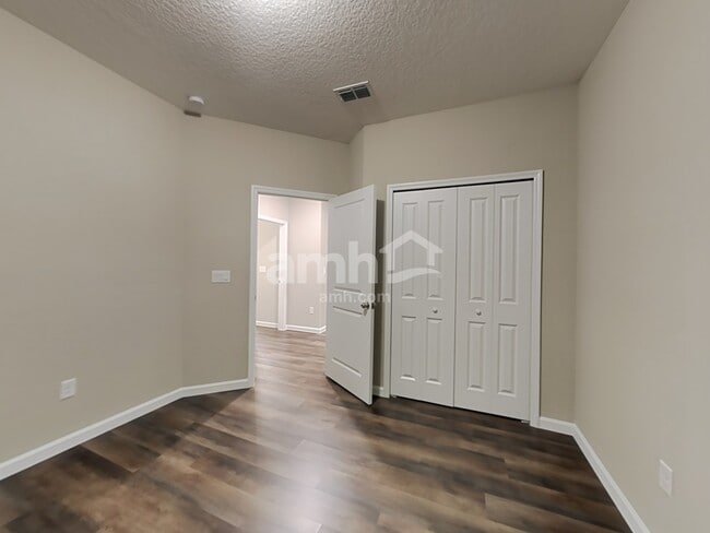 Building Photo - 262 Hemlock Point