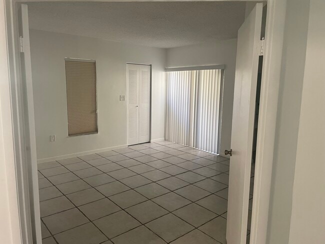 Building Photo - 13065 SW 88th Ter S