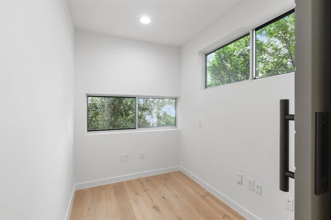 Building Photo - 2312 Enfield Rd