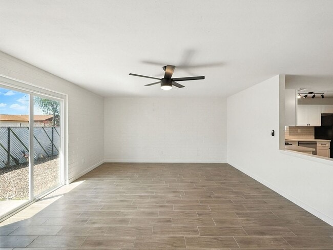 Building Photo - Fully upgraded home with garage!