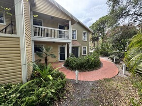 Building Photo - 225 S Tropical Trail