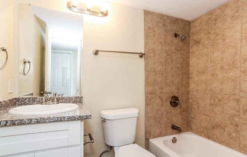Building Photo - 14117 Edenglen Dr
