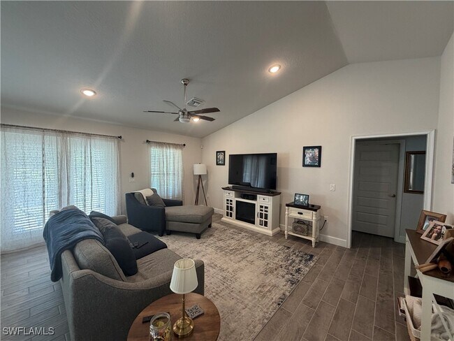 Building Photo - 4236 NE 20th Pl