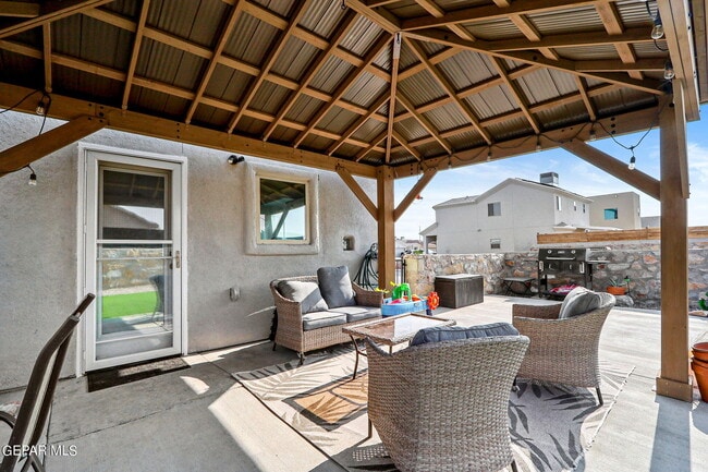 Building Photo - 14852 Jack White Ave