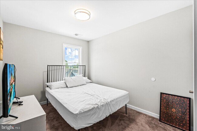 Building Photo - Newly Built Modern Home for Rent in Charming Colonial Beach – with Pool Access Included!