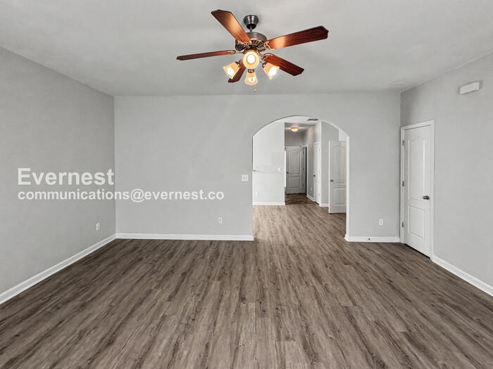 Building Photo - 8637 Thomas Rd