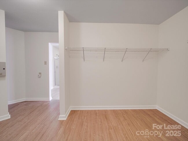 Building Photo - 3227 Deshler Morris Ln