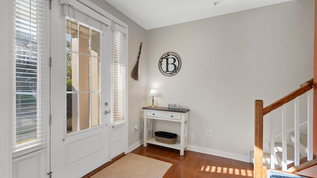 Building Photo - 337 Osona Ln