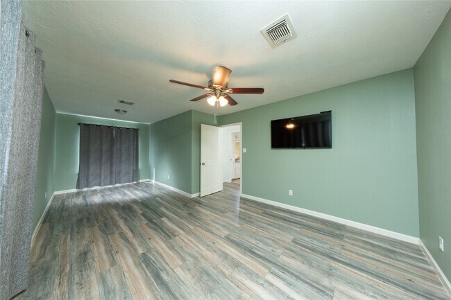 Building Photo - 11003 Kirkmead Dr