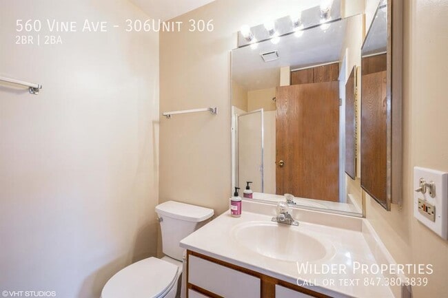 Building Photo - 560 Vine Ave