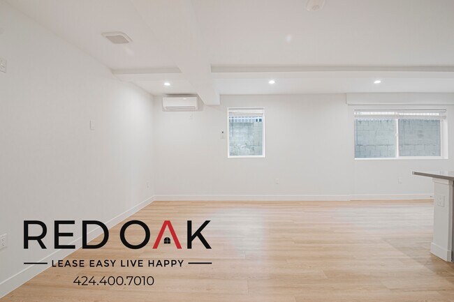 Building Photo - 6738 Independence Ave