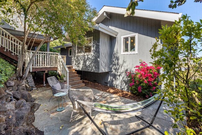 Building Photo - 136 Reed Blvd