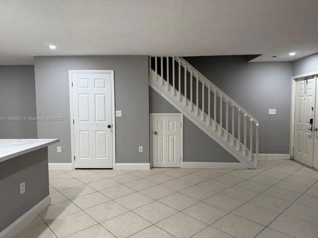 Building Photo - 305 NW 109th Ave