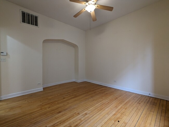 Building Photo - 2134 W Concord Pl