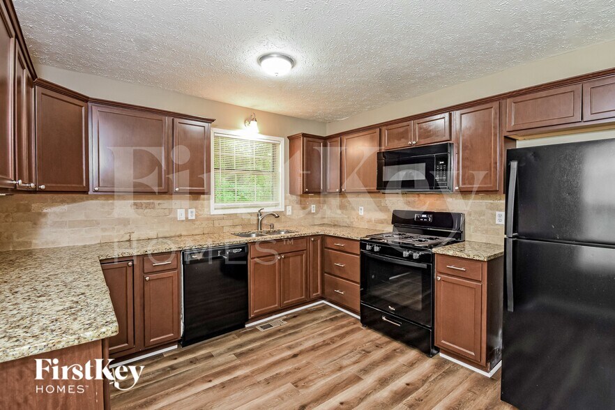 Building Photo - 1170 Kennesaw Springs Dr NW