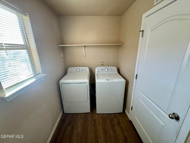 Building Photo - 1013 Villa Seca Dr