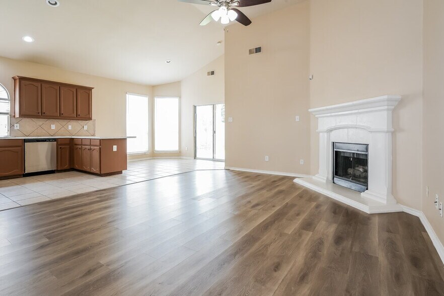 Building Photo - 12817 Dorset Dr