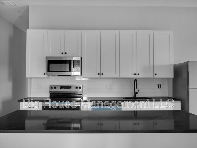 Building Photo - 707 Druid Park Lake Dr