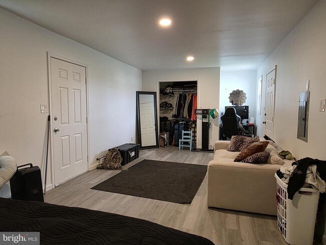 Building Photo - 46 Lincoln St